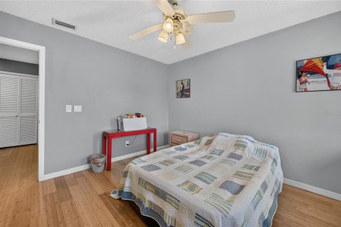 Condo in New Smyrna Beach, Florida, 2 bedrooms № 2391541 - photo 25