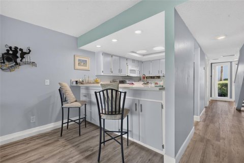 Condo in New Smyrna Beach, Florida, 2 bedrooms № 2391541 - photo 20