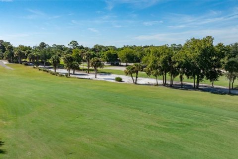 Condo in New Smyrna Beach, Florida, 2 bedrooms № 2391541 - photo 4