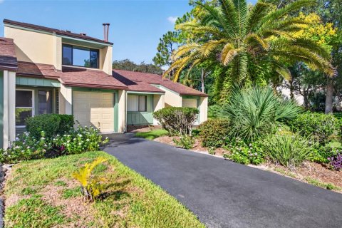 Condo in New Smyrna Beach, Florida, 2 bedrooms № 2391541 - photo 13