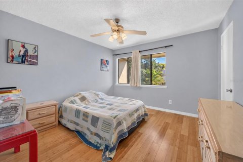Condo in New Smyrna Beach, Florida, 2 bedrooms № 2391541 - photo 26