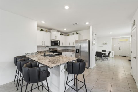 House in Port St. Lucie, Florida 3 bedrooms, 139.73 sq.m. № 2432898 - photo 7