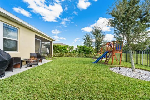 House in Port St. Lucie, Florida 3 bedrooms, 139.73 sq.m. № 2432898 - photo 24