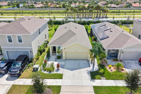 House in Port St. Lucie, Florida 3 bedrooms, 139.73 sq.m. № 2432898 - photo 26