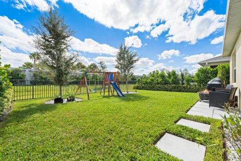 House in Port St. Lucie, Florida 3 bedrooms, 139.73 sq.m. № 2432898 - photo 25