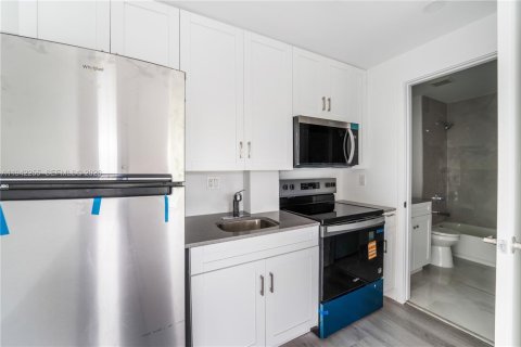 Apartamento en alquiler en Miami, Florida № 2010449 - foto 9