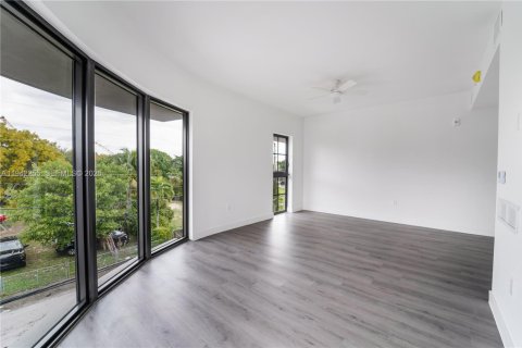 Estudio en Miami, Florida № 2010449