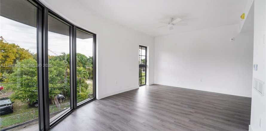 Estudio en Miami, Florida № 2010449