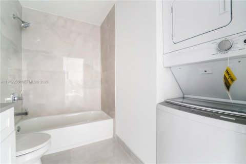 Apartamento en alquiler en Miami, Florida № 2010449 - foto 11