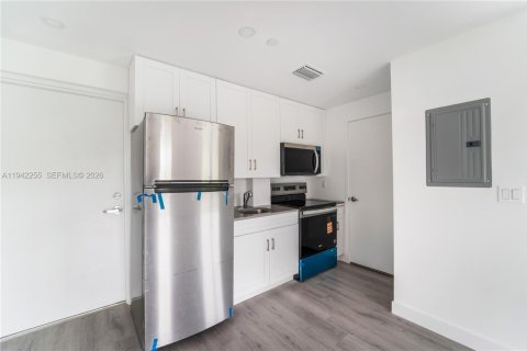 Apartamento en alquiler en Miami, Florida № 2010449 - foto 8