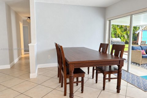 Villa ou maison à vendre à Miami, Floride: 3 chambres, 125.6 m2 № 2409125 - photo 18