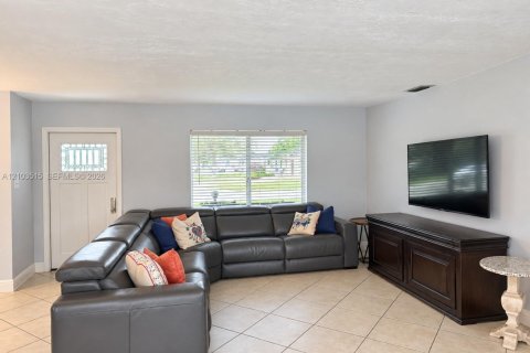 Villa ou maison à vendre à Miami, Floride: 3 chambres, 125.6 m2 № 2409125 - photo 15