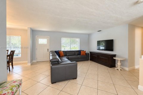 Villa ou maison à vendre à Miami, Floride: 3 chambres, 125.6 m2 № 2409125 - photo 16