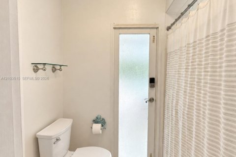 Villa ou maison à vendre à Miami, Floride: 3 chambres, 125.6 m2 № 2409125 - photo 21