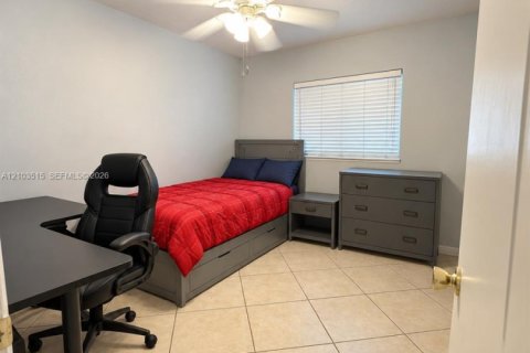 Villa ou maison à vendre à Miami, Floride: 3 chambres, 125.6 m2 № 2409125 - photo 23