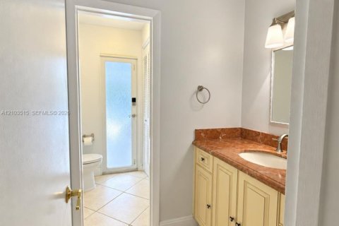 Villa ou maison à vendre à Miami, Floride: 3 chambres, 125.6 m2 № 2409125 - photo 22