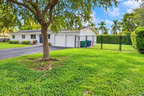 Villa ou maison à vendre à Miami, Floride: 3 chambres, 125.6 m2 № 2409125 - photo 3