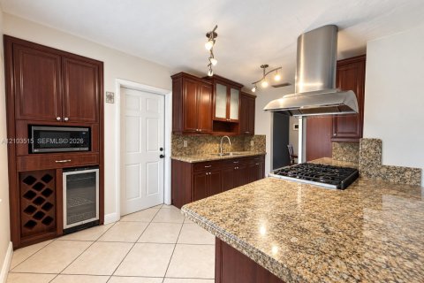 Villa ou maison à vendre à Miami, Floride: 3 chambres, 125.6 m2 № 2409125 - photo 19