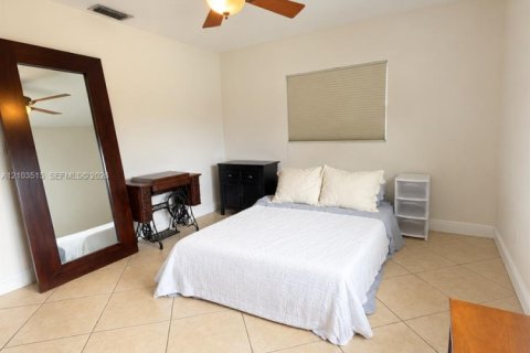 Villa ou maison à vendre à Miami, Floride: 3 chambres, 125.6 m2 № 2409125 - photo 25