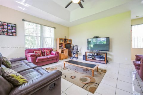Villa ou maison à louer à Cooper City, Floride: 5 chambres, 284.84 m2 № 1790984 - photo 20