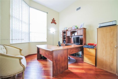 Villa ou maison à louer à Cooper City, Floride: 5 chambres, 284.84 m2 № 1790984 - photo 8