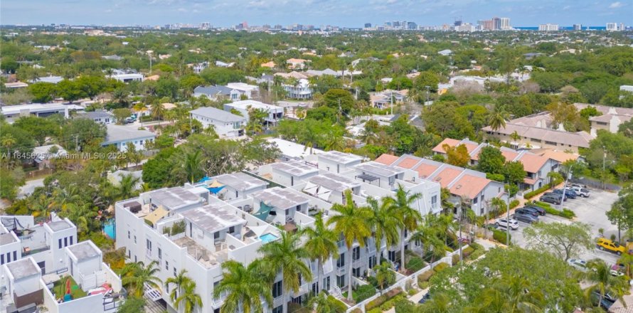 Таунхаус в Форт-Лодердейл, Флорида 3 спальни, 196.95м2 № 2022409