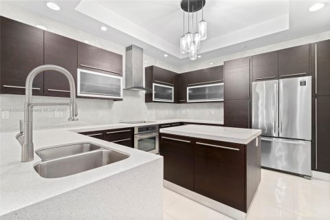 Купить таунхаус в Форт-Лодердейл, Флорида 3 спальни, 196.95м2, № 2022409 - фото 4