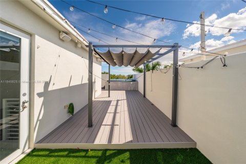 Купить таунхаус в Форт-Лодердейл, Флорида 3 спальни, 196.95м2, № 2022409 - фото 15