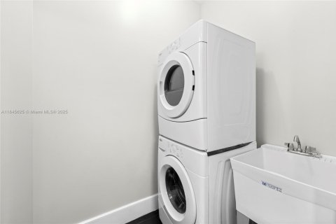 Купить таунхаус в Форт-Лодердейл, Флорида 3 спальни, 196.95м2, № 2022409 - фото 14