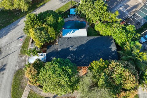 Villa ou maison à vendre à North Miami Beach, Floride: 4 chambres, 182.83 m2 № 1987671 - photo 25