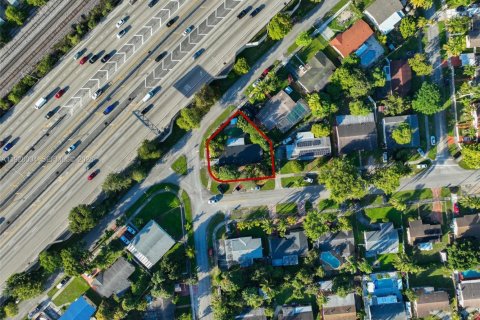 Casa en venta en North Miami Beach, Florida, 4 dormitorios, 182.83 m2 № 1987671 - foto 22