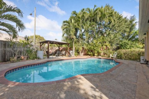 Villa ou maison à vendre à North Miami Beach, Floride: 4 chambres, 182.83 m2 № 1987671 - photo 29