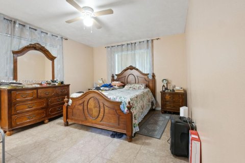 Villa ou maison à vendre à North Miami Beach, Floride: 4 chambres, 182.83 m2 № 1987671 - photo 10