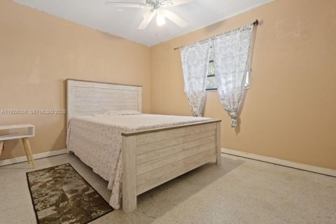 Villa ou maison à vendre à North Miami Beach, Floride: 4 chambres, 182.83 m2 № 1987671 - photo 12