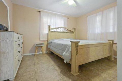 Villa ou maison à vendre à North Miami Beach, Floride: 4 chambres, 182.83 m2 № 1987671 - photo 22