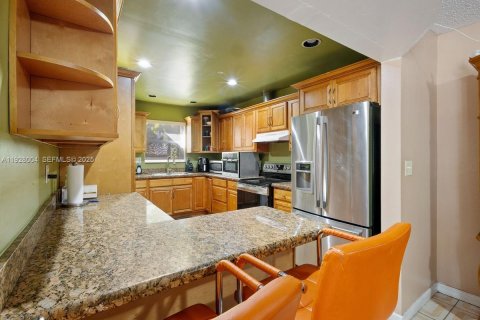 Villa ou maison à vendre à North Miami Beach, Floride: 4 chambres, 182.83 m2 № 1987671 - photo 16