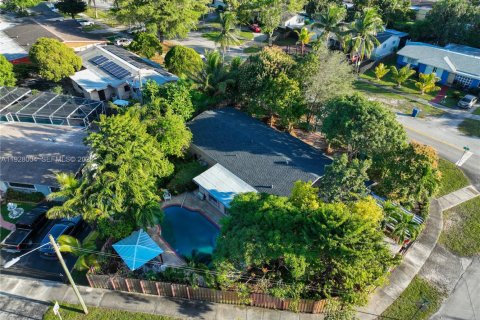 Villa ou maison à vendre à North Miami Beach, Floride: 4 chambres, 182.83 m2 № 1987671 - photo 26