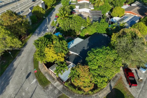 Casa en venta en North Miami Beach, Florida, 4 dormitorios, 182.83 m2 № 1987671 - foto 23