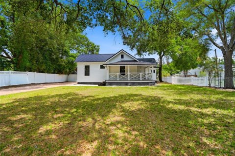 House in Tampa, Florida 3 bedrooms, 113.99 sq.m. № 2151870 - photo 1