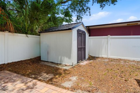 House in Tampa, Florida 3 bedrooms, 113.99 sq.m. № 2151870 - photo 17