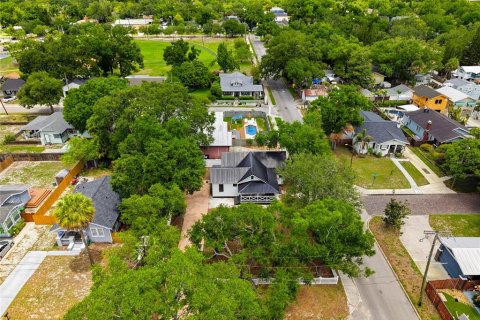 House in Tampa, Florida 3 bedrooms, 113.99 sq.m. № 2151870 - photo 22