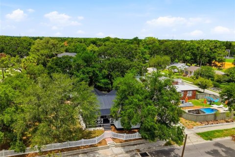 House in Tampa, Florida 3 bedrooms, 113.99 sq.m. № 2151870 - photo 21