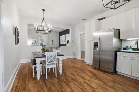 House in Tampa, Florida 3 bedrooms, 113.99 sq.m. № 2151870 - photo 9