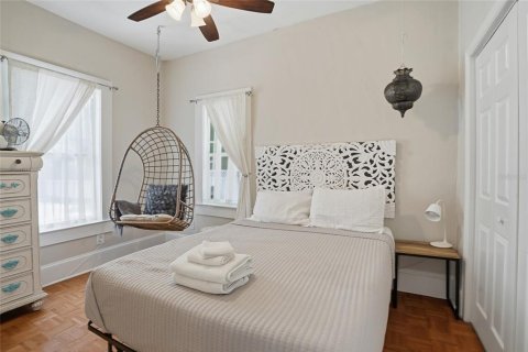 House in Tampa, Florida 3 bedrooms, 113.99 sq.m. № 2151870 - photo 13