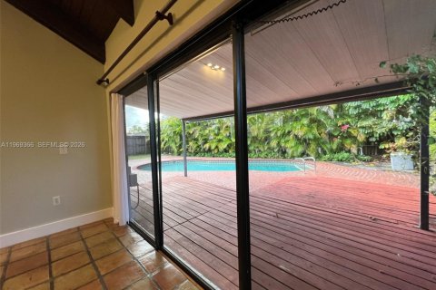 Casa en alquiler en Miami, Florida, 3 dormitorios, 131.27 m2 № 2030194 - foto 9
