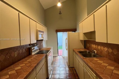 Casa en alquiler en Miami, Florida, 3 dormitorios, 131.27 m2 № 2030194 - foto 26