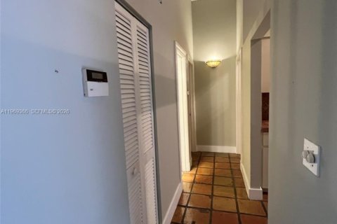 Casa en alquiler en Miami, Florida, 3 dormitorios, 131.27 m2 № 2030194 - foto 24