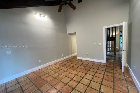 Casa en alquiler en Miami, Florida, 3 dormitorios, 131.27 m2 № 2030194 - foto 6