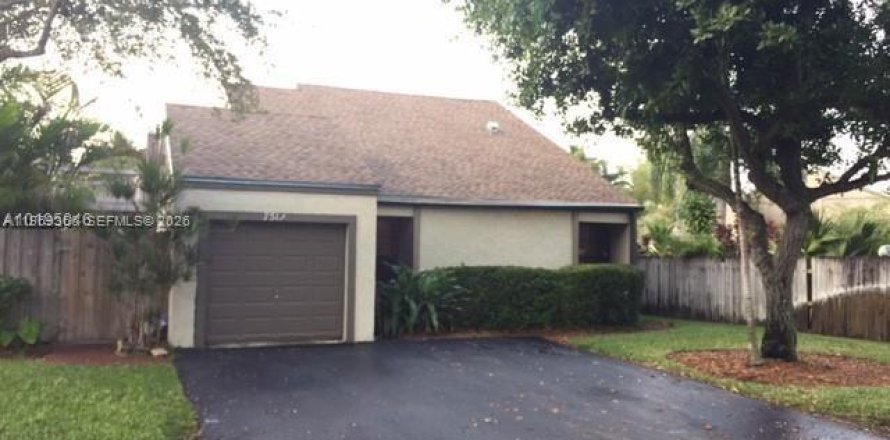 Casa en Miami, Florida 3 dormitorios, 131.27 m2 № 2030194