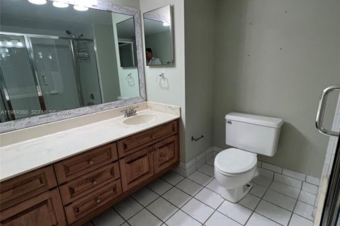 Casa en alquiler en Miami, Florida, 3 dormitorios, 131.27 m2 № 2030194 - foto 17